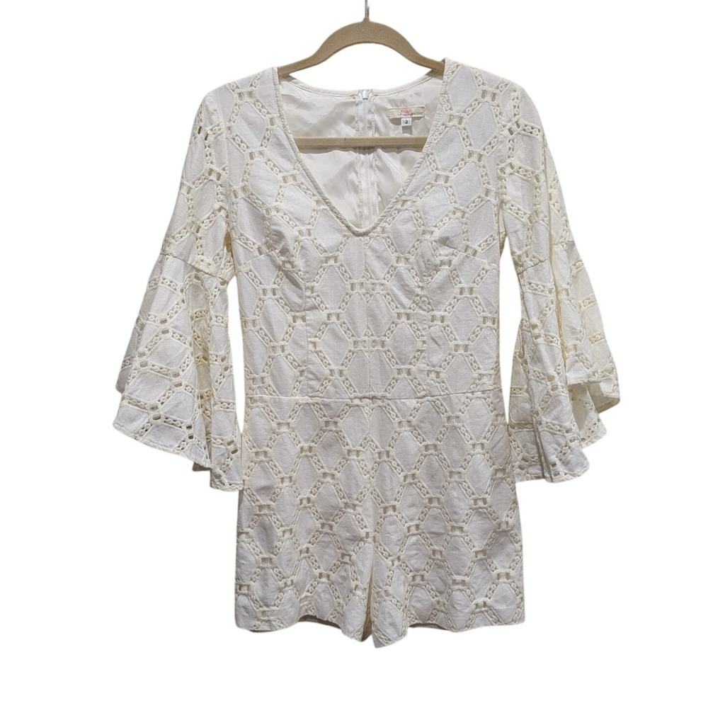 Trina Turk Eyelet Lace Romper Size 2 White Bell Sleeve Bridal Boho Resort Rodeo